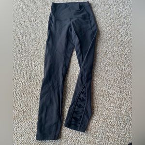 Cropped lulu leggings with calf crisscross